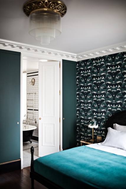 hotel-providence-paris-room-bathtub