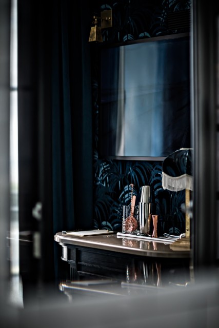 hotel-providence-paris-classic-room-cocktail-bar