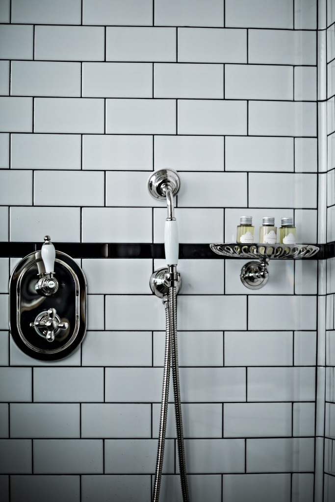 hotel-providence-paris-salle-deau-chambre-classique