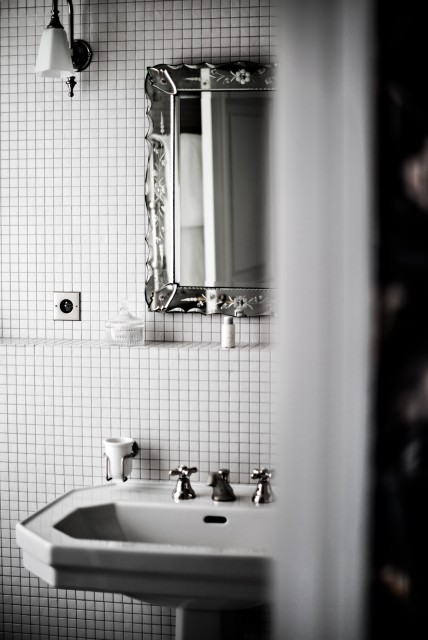 hotel-providence-paris-salle-deau-chambre-deluxe