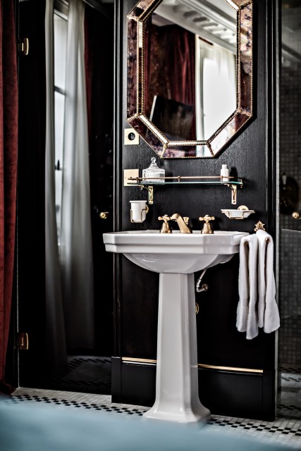 hotel-providence-paris-chambre-mini-salle-de-bain