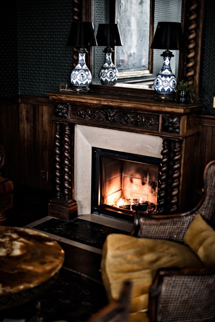 hotel-providence-paris-cheminee-fireplace-lobby