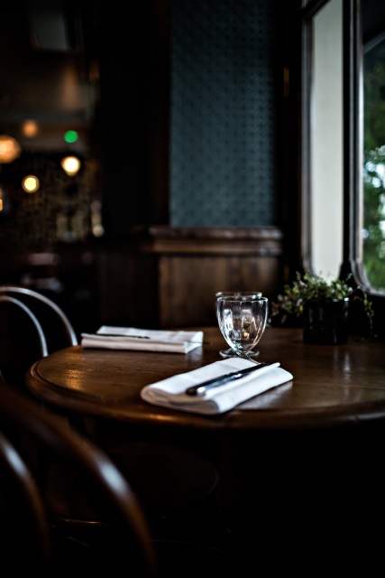 hotel-providence-paris-detail-table-restaurant